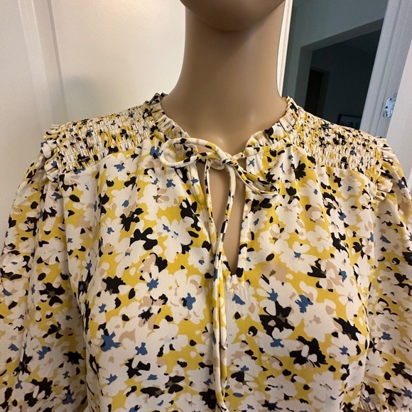 Ann‎ Taylor LOFT Floral Print Smocked Neck Tie Neck Short Sleeve Blouse Women - Picture 2 of 5